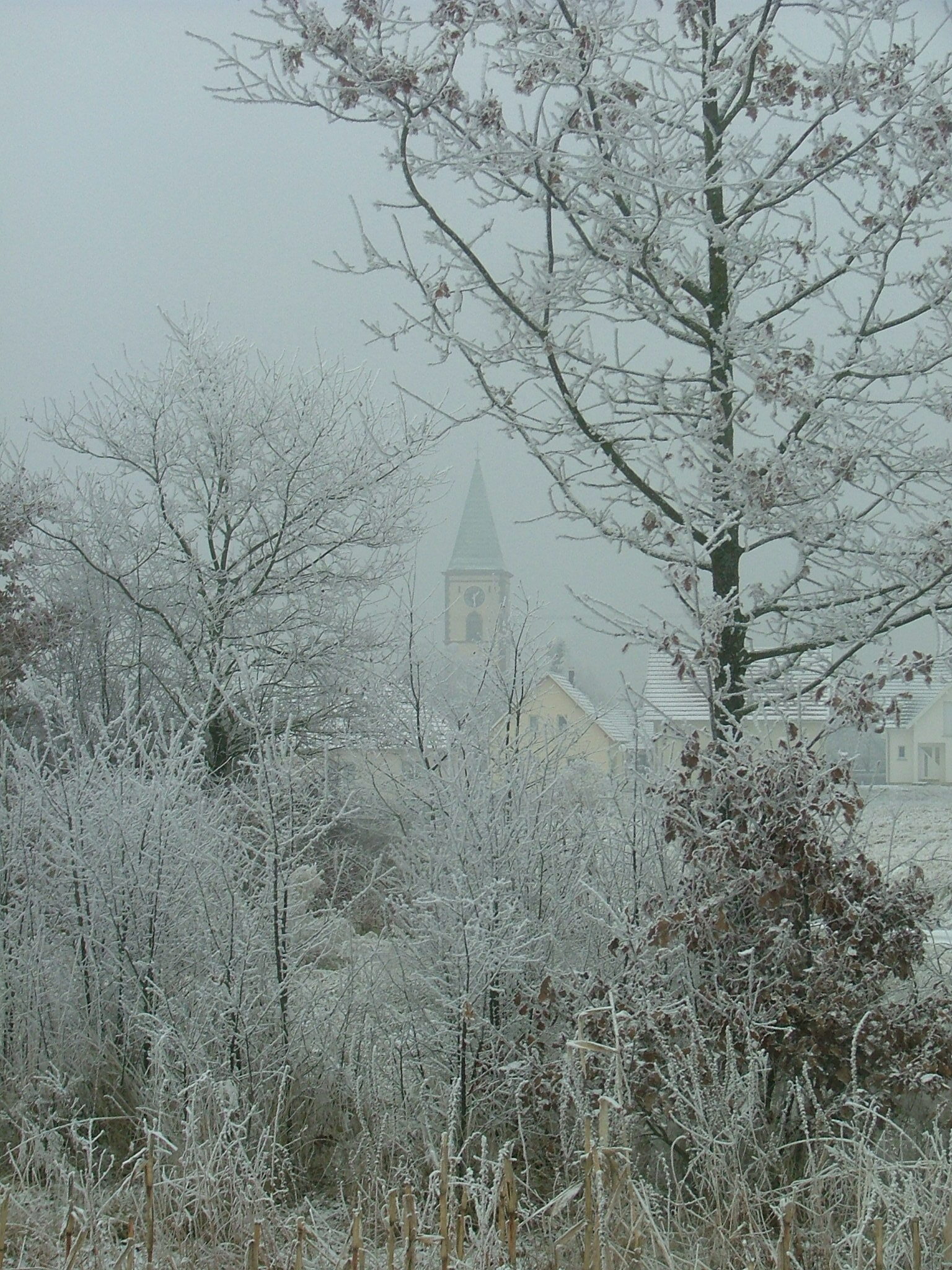 église sous la neige